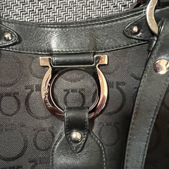 Salvatore Ferragamo bag - Picture 4 of 9